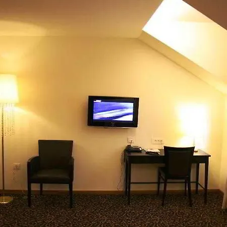 Hotel Crystal 4*