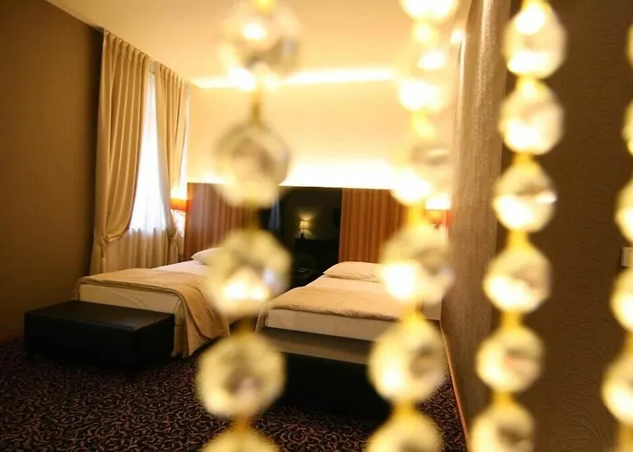 Crystal Hotel 4*